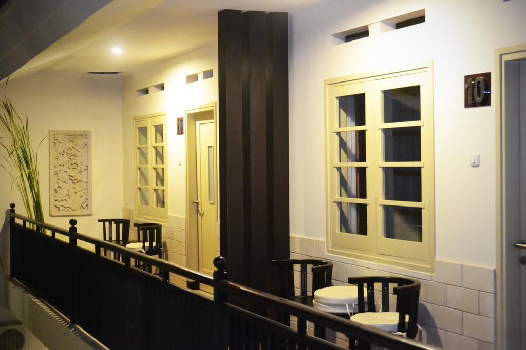 Srikandi Guesthouse Malang Exterior foto