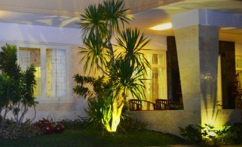 Srikandi Guesthouse Malang Exterior foto