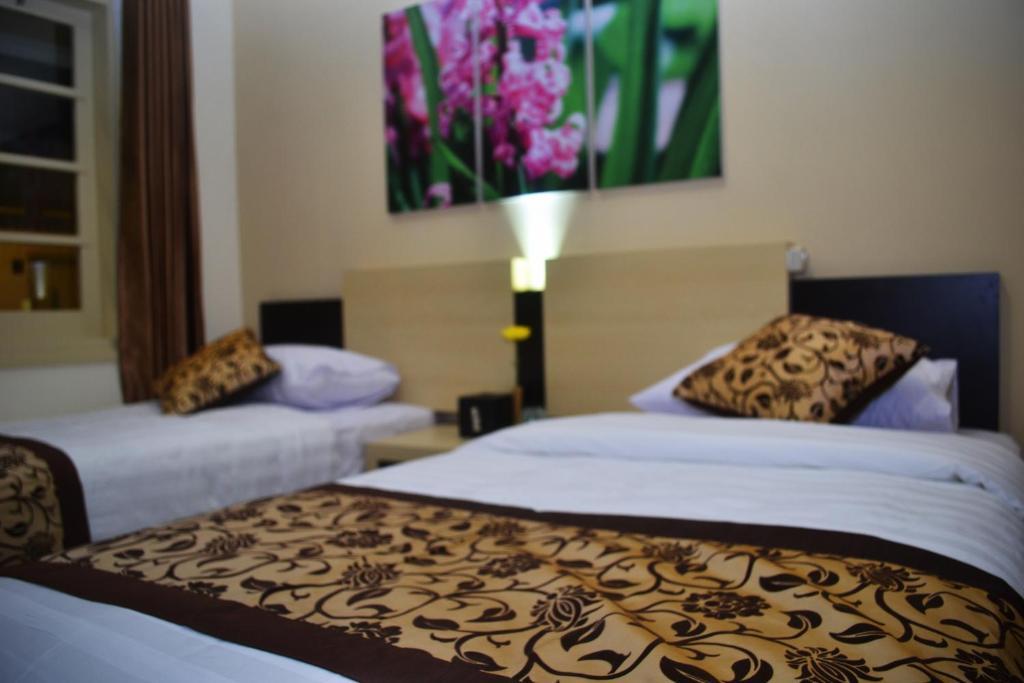 Srikandi Guesthouse Malang Exterior foto