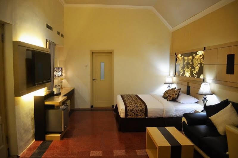 Srikandi Guesthouse Malang Exterior foto